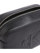 Borsa camera bag a tracolla con logo in rilievo K60K612726 Calvin Klein