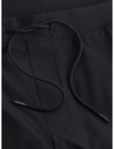 Pantaloni jogger uomo in tessuto tecnico K10K113809 Calvin Klein